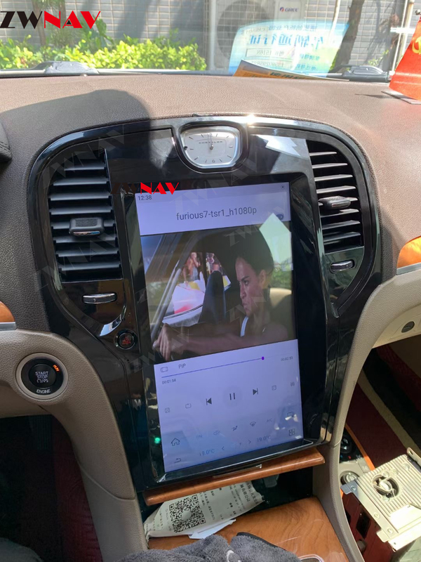 Écran tactile vertical de navigation GPS de voiture de 13,3 pouces pour Chrysler 300C